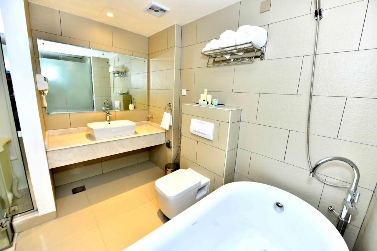 Be Inn Hotel Seeb Exterior foto